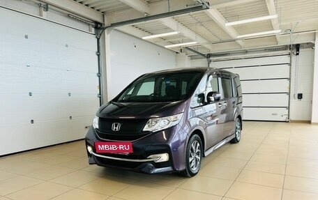 Honda Stepwgn IV, 2015 год, 2 399 999 рублей, 2 фотография