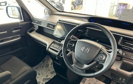 Honda Stepwgn IV, 2015 год, 2 399 999 рублей, 11 фотография