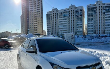 Chevrolet Cruze II, 2010 год, 850 000 рублей, 5 фотография