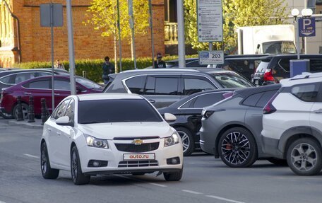 Chevrolet Cruze II, 2010 год, 850 000 рублей, 6 фотография