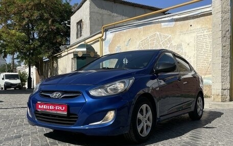 Hyundai Solaris II рестайлинг, 2011 год, 830 000 рублей, 1 фотография