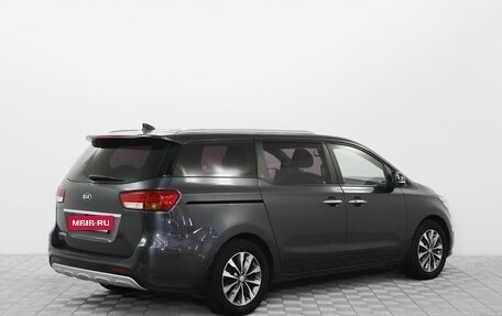 KIA Carnival III, 2017 год, 2 880 000 рублей, 2 фотография