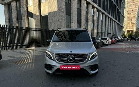 Mercedes-Benz V-Класс, 2022 год, 12 350 000 рублей, 2 фотография