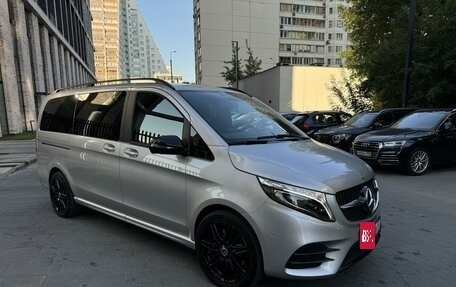 Mercedes-Benz V-Класс, 2022 год, 12 350 000 рублей, 4 фотография