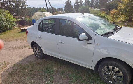 Renault Logan II, 2018 год, 750 000 рублей, 4 фотография