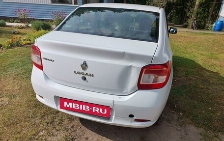 Renault Logan II, 2018 год, 750 000 рублей, 3 фотография