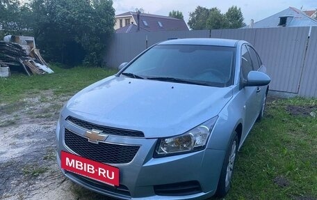 Chevrolet Cruze II, 2010 год, 660 000 рублей, 3 фотография