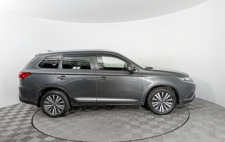 Mitsubishi Outlander III рестайлинг 3, 2021 год, 3 499 000 рублей, 4 фотография