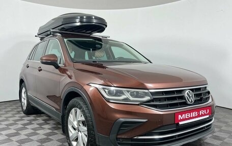 Volkswagen Tiguan II, 2021 год, 3 199 000 рублей, 3 фотография