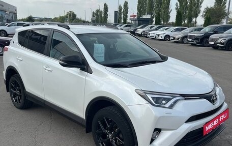 Toyota RAV4, 2019 год, 2 700 000 рублей, 2 фотография