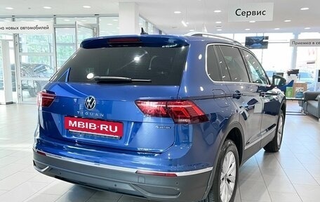 Volkswagen Tiguan II, 2021 год, 3 669 000 рублей, 8 фотография