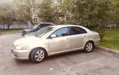 Toyota Avensis III рестайлинг, 2004 год, 820 000 рублей, 3 фотография