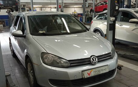 Volkswagen Golf VI, 2011 год, 900 000 рублей, 2 фотография