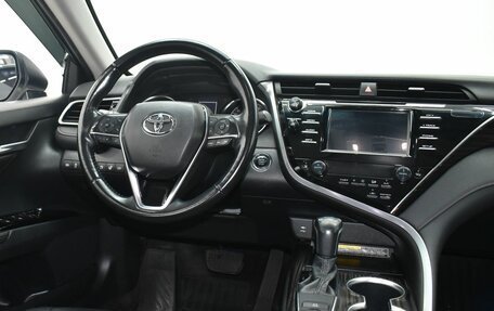 Toyota Camry, 2018 год, 3 180 995 рублей, 11 фотография