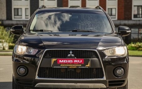 Mitsubishi Outlander III рестайлинг 3, 2011 год, 1 367 100 рублей, 2 фотография