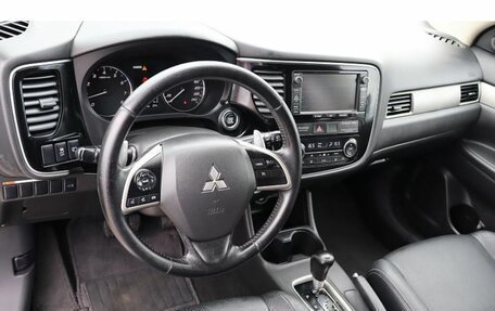 Mitsubishi Outlander III рестайлинг 3, 2012 год, 1 540 000 рублей, 6 фотография