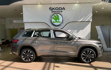 Skoda Kodiaq I, 2023 год, 4 990 000 рублей, 3 фотография