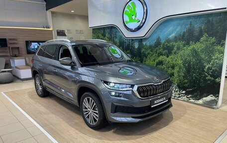 Skoda Kodiaq I, 2023 год, 5 990 000 рублей, 2 фотография