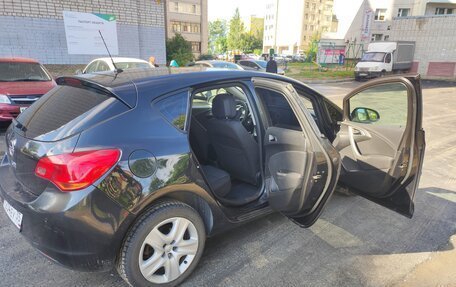 Opel Astra J, 2011 год, 730 000 рублей, 3 фотография