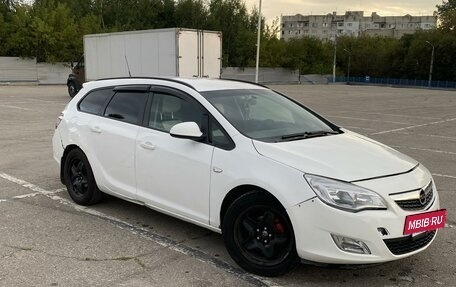 Opel Astra J, 2012 год, 570 000 рублей, 4 фотография