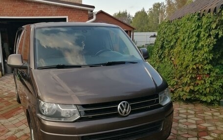 Volkswagen Caravelle T5, 2014 год, 2 000 000 рублей, 16 фотография