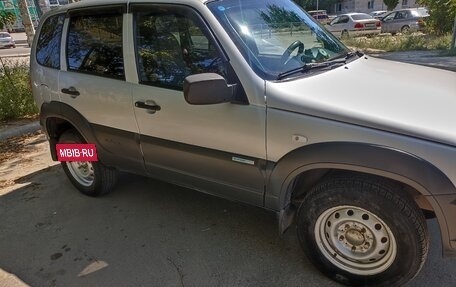 Chevrolet Niva I рестайлинг, 2011 год, 550 000 рублей, 10 фотография