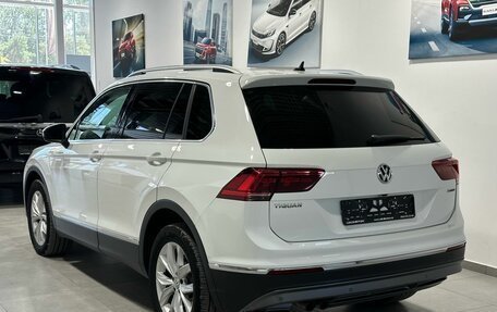 Volkswagen Tiguan II, 2018 год, 2 849 900 рублей, 3 фотография