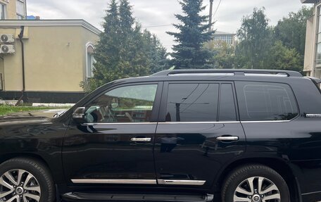 Toyota Land Cruiser 200, 2018 год, 7 800 000 рублей, 3 фотография