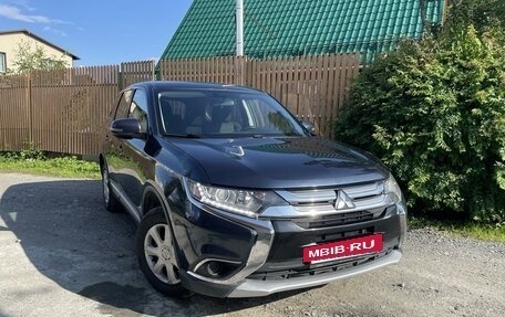 Mitsubishi Outlander III рестайлинг 3, 2017 год, 2 149 000 рублей, 7 фотография