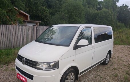 Volkswagen Caravelle T5, 2013 год, 2 300 000 рублей, 1 фотография