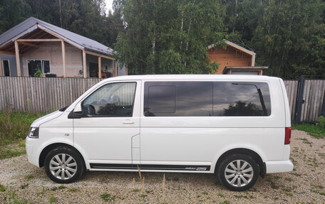 Volkswagen Caravelle T5, 2013 год, 2 300 000 рублей, 2 фотография