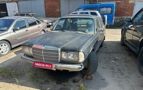 Mercedes-Benz W123, 1976 год, 200 000 рублей, 1 фотография