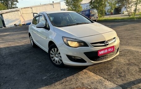 Opel Astra J, 2013 год, 1 050 000 рублей, 1 фотография