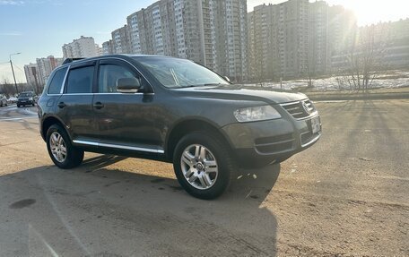 Volkswagen Touareg III, 2004 год, 640 000 рублей, 2 фотография