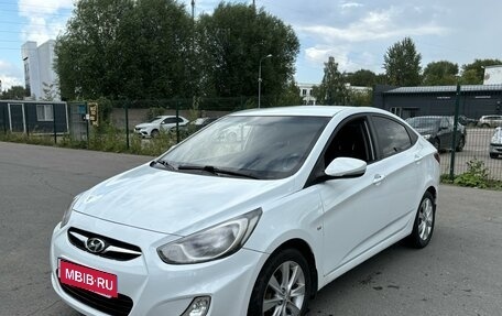 Hyundai Solaris II рестайлинг, 2011 год, 850 000 рублей, 1 фотография