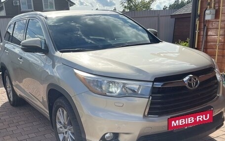 Toyota Highlander III, 2014 год, 3 700 000 рублей, 2 фотография