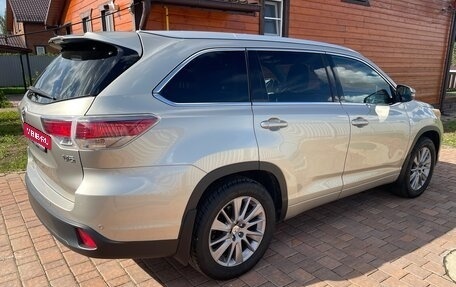 Toyota Highlander III, 2014 год, 3 700 000 рублей, 4 фотография