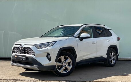 Toyota RAV4, 2021 год, 2 999 000 рублей, 1 фотография