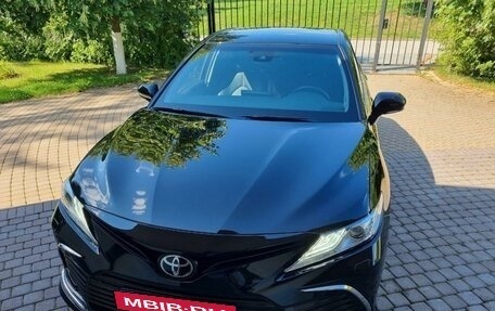 Toyota Camry, 2021 год, 3 999 000 рублей, 2 фотография