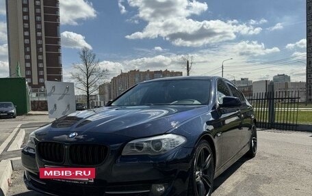 BMW 5 серия, 2012 год, 1 350 000 рублей, 2 фотография