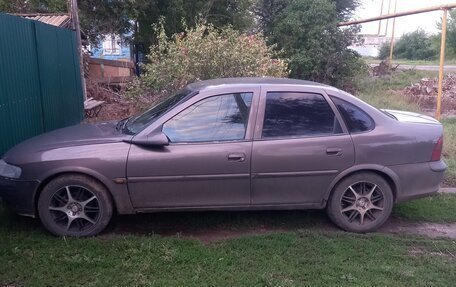 Opel Vectra B рестайлинг, 1997 год, 90 000 рублей, 3 фотография