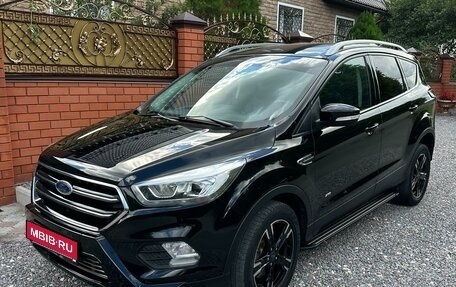 Ford Kuga III, 2018 год, 1 950 000 рублей, 1 фотография