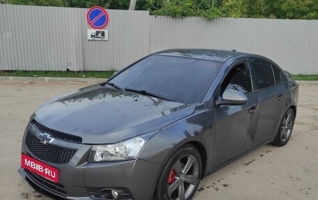 Chevrolet Cruze II, 2010 год, 750 000 рублей, 1 фотография