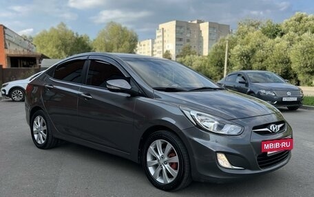 Hyundai Solaris II рестайлинг, 2012 год, 870 000 рублей, 4 фотография