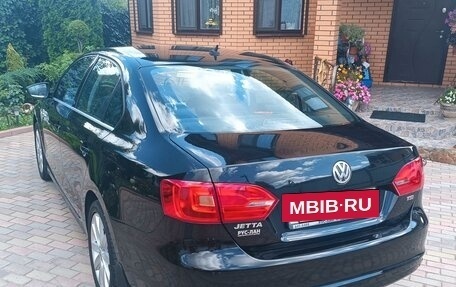 Volkswagen Jetta VI, 2011 год, 1 170 000 рублей, 3 фотография