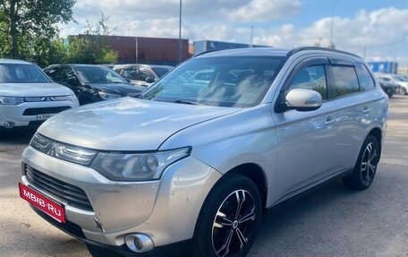 Mitsubishi Outlander III рестайлинг 3, 2013 год, 1 370 000 рублей, 1 фотография