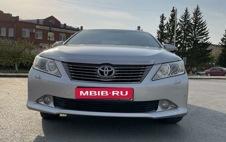 Toyota Camry, 2011 год, 1 980 000 рублей, 2 фотография