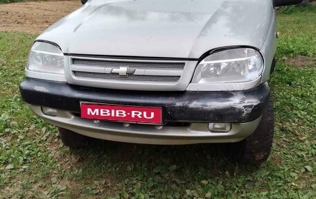 Chevrolet Niva I рестайлинг, 2004 год, 230 000 рублей, 1 фотография