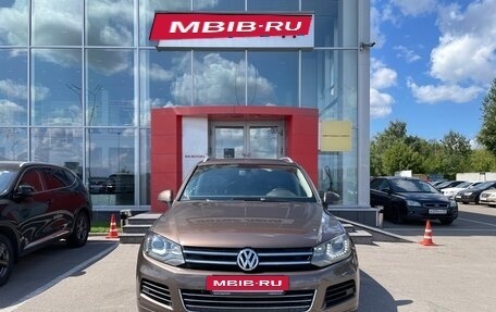 Volkswagen Touareg III, 2013 год, 2 335 000 рублей, 2 фотография