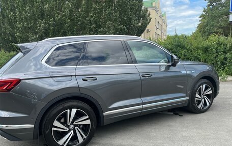 Volkswagen Touareg III, 2021 год, 9 200 000 рублей, 2 фотография